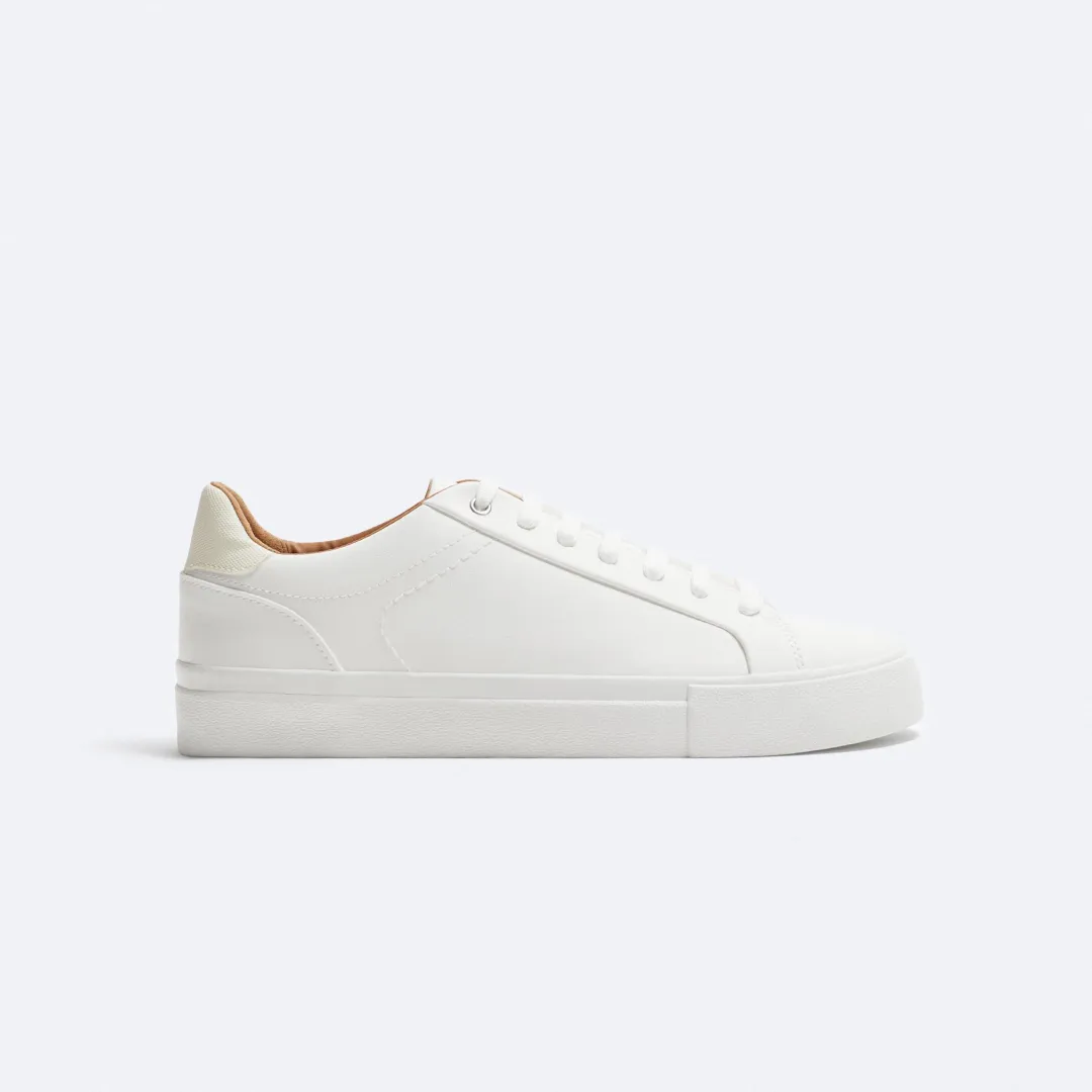 Retro trainers